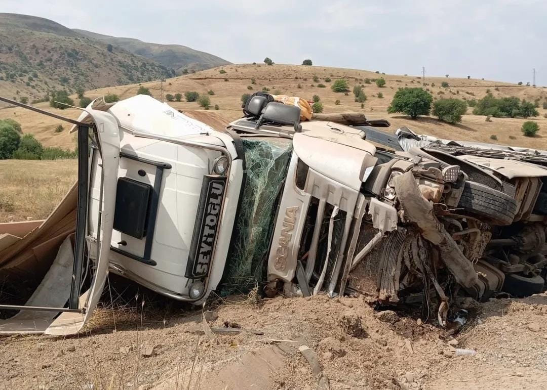 Karlıova’da kaza üç yaralı