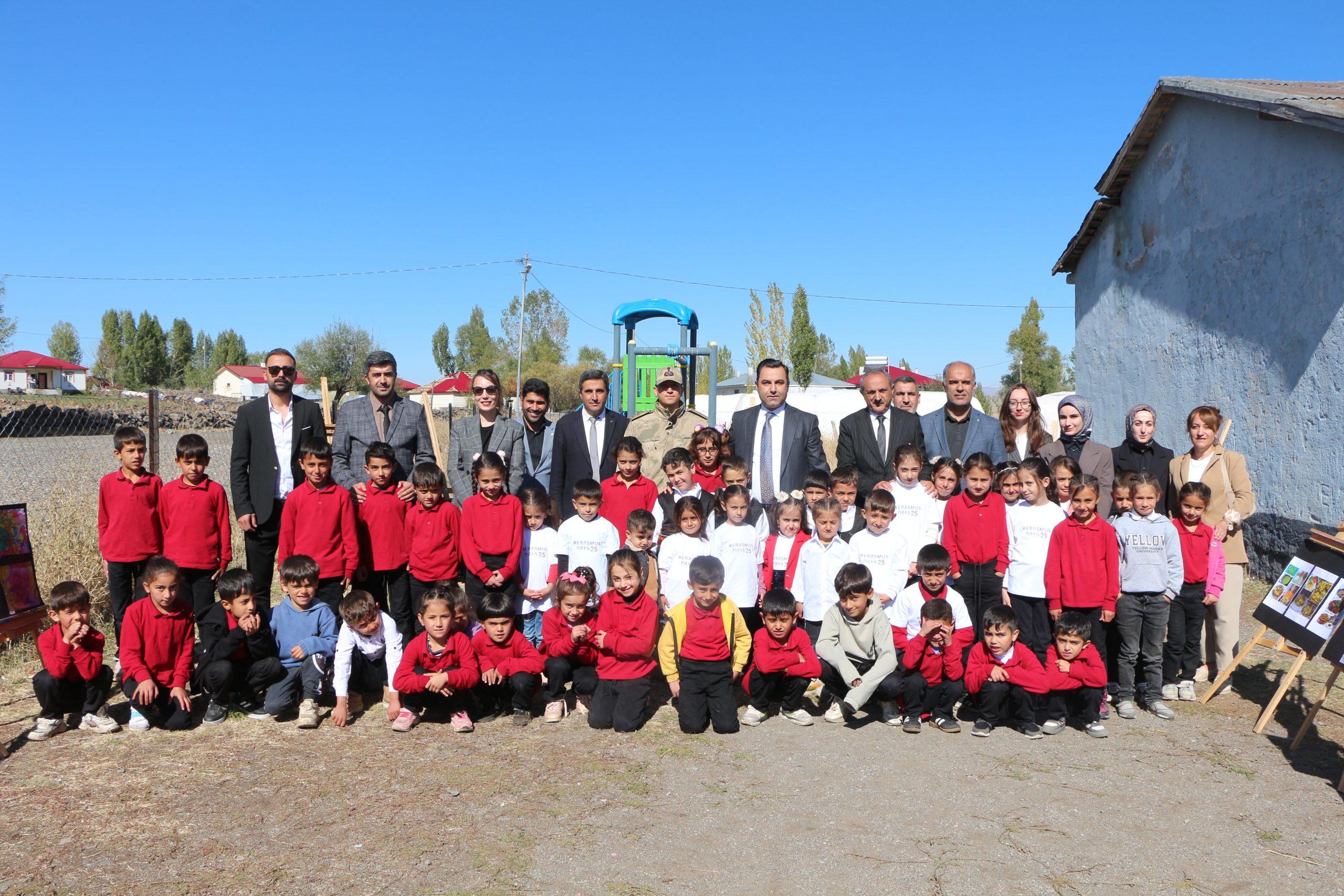 Karlıova’da ErasmusDays projesinin tanıtım sergisi yapıldı