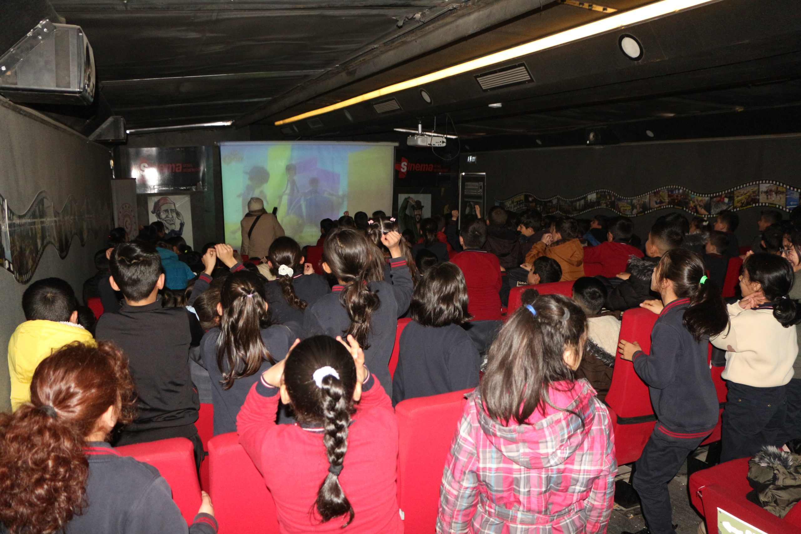 Karlıova’da sinema keyfi