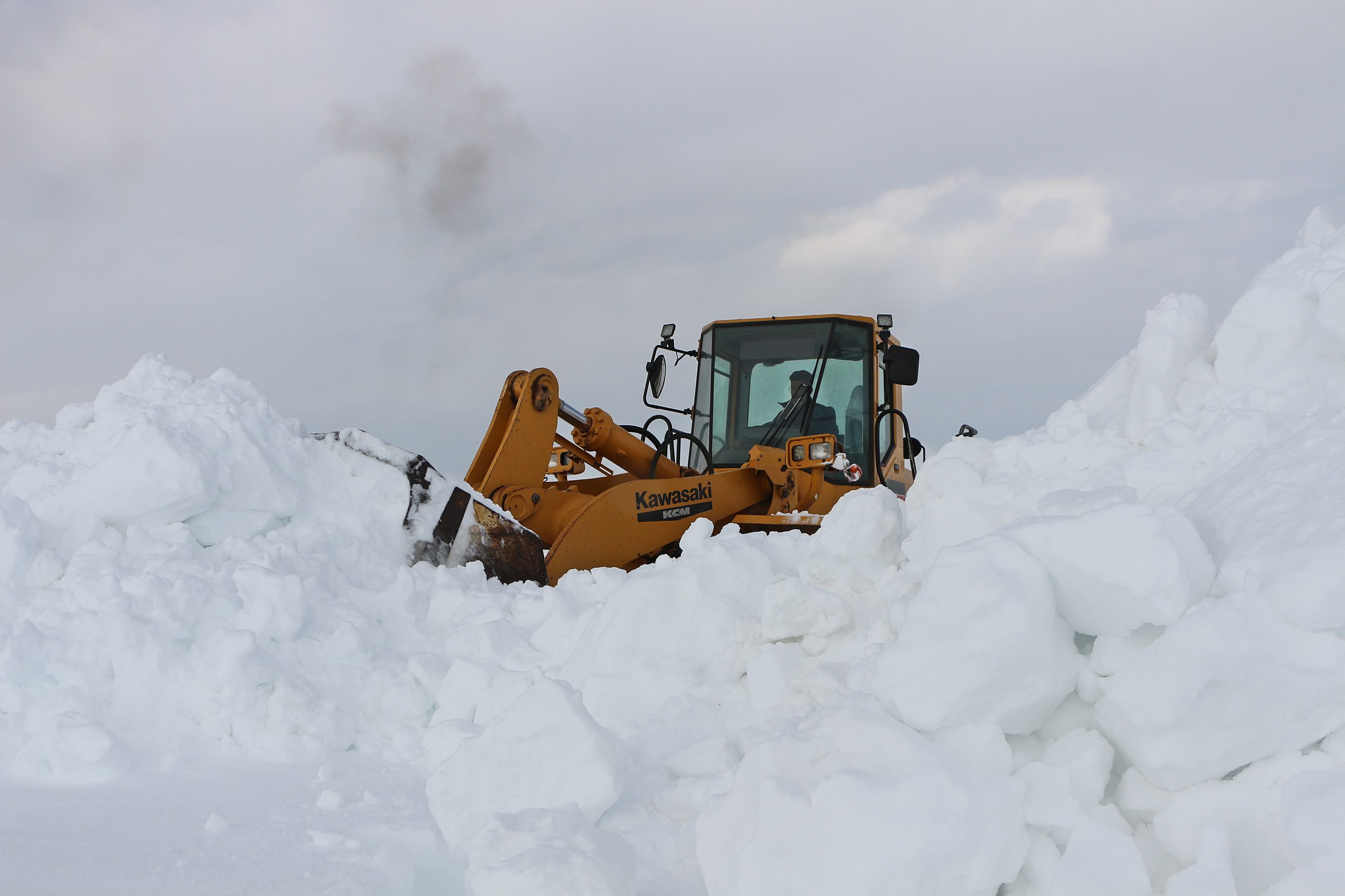 Karlıova’da kapalı olan tüm köy yolları ulaşıma açıldı