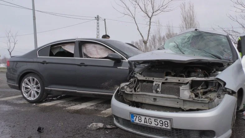 Bingöl–Genç Yolunda Kaza 2 Ölü