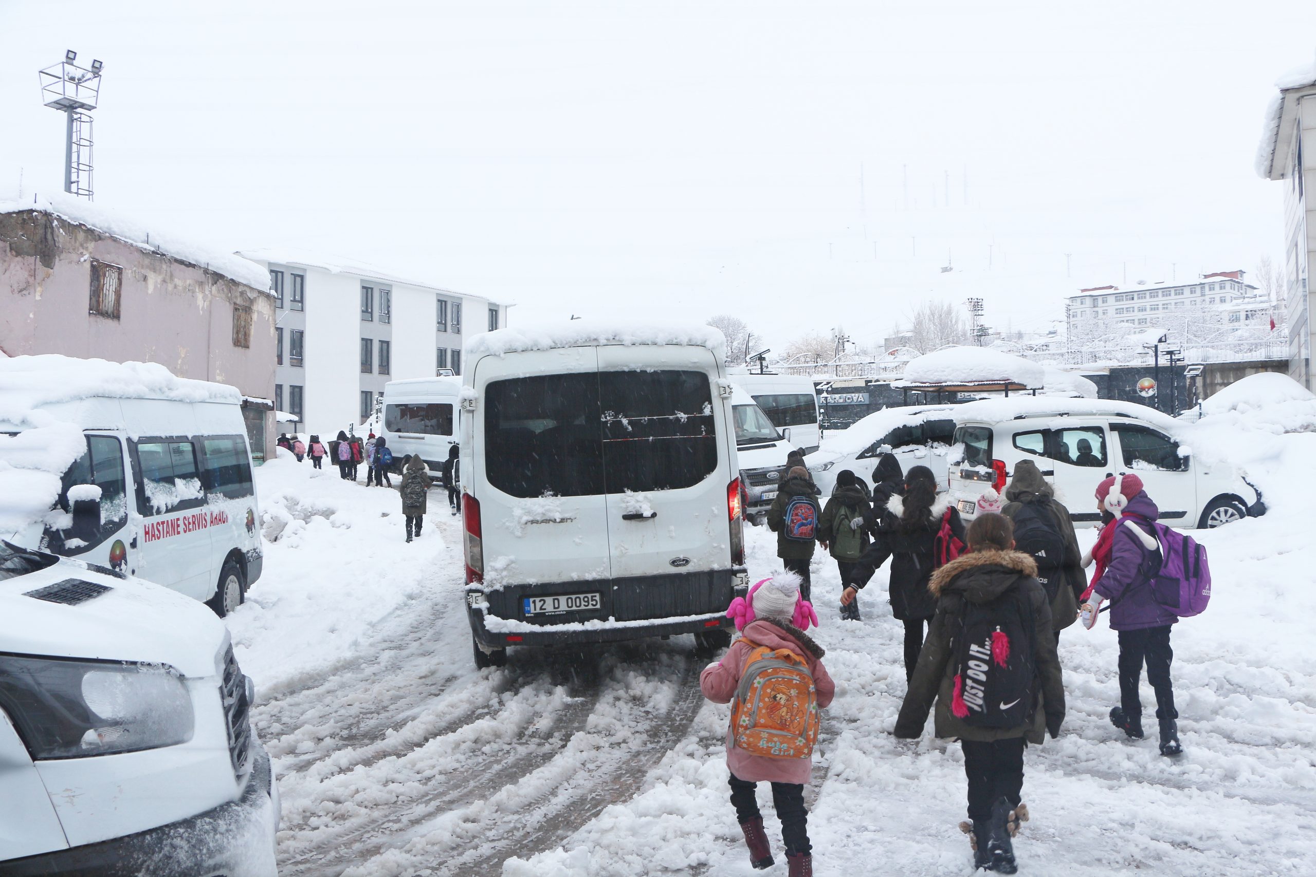 Kar Hayat Olumsuz Etkiledi
