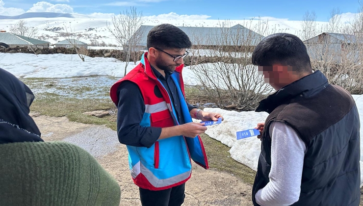SYDV’den Ebeveynlerinden Yoksun Özel Çocuklara  Hediye Kartı