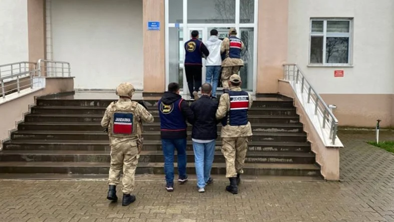 Firari Hükümlüler Yakalandı