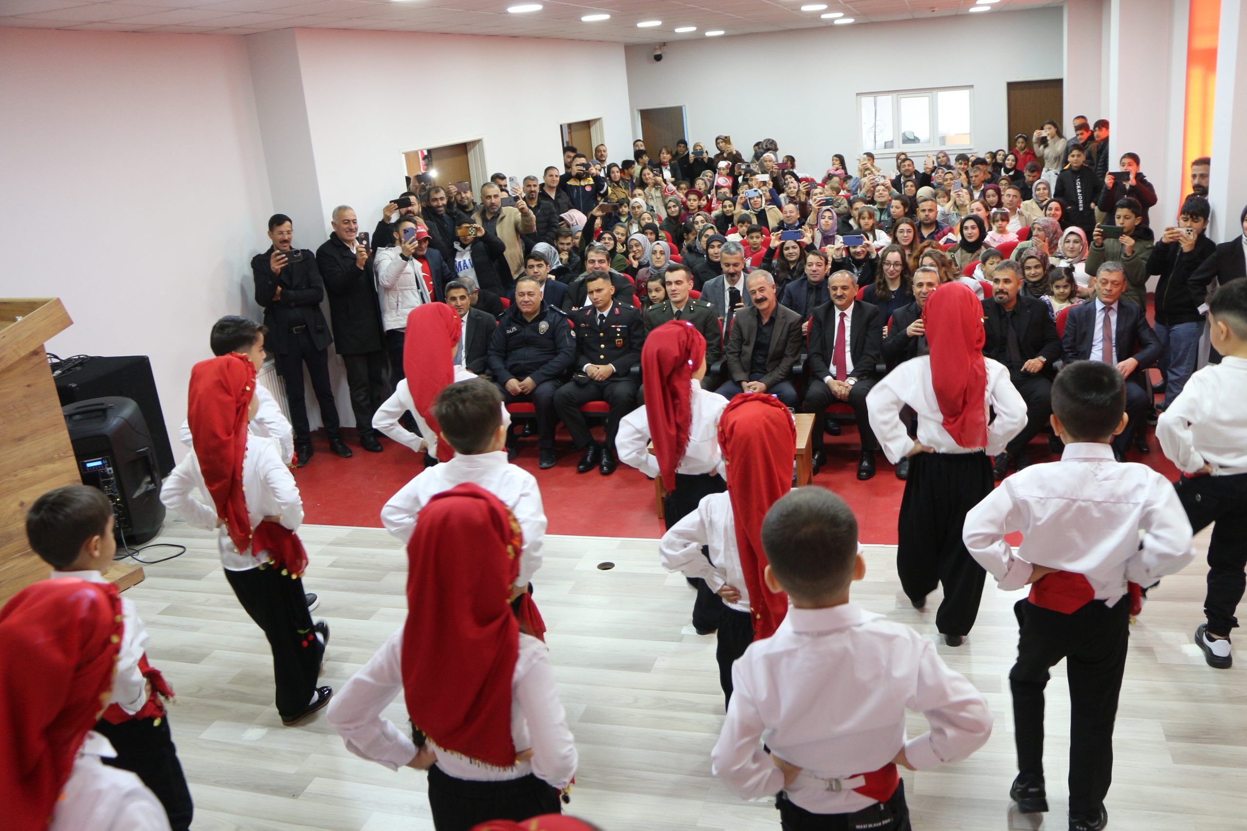 Karlıova’da 23 Nisan Coşkusu