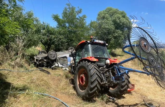 Otomobil Traktöre Kazası: Sürücü Ağır Yaralı