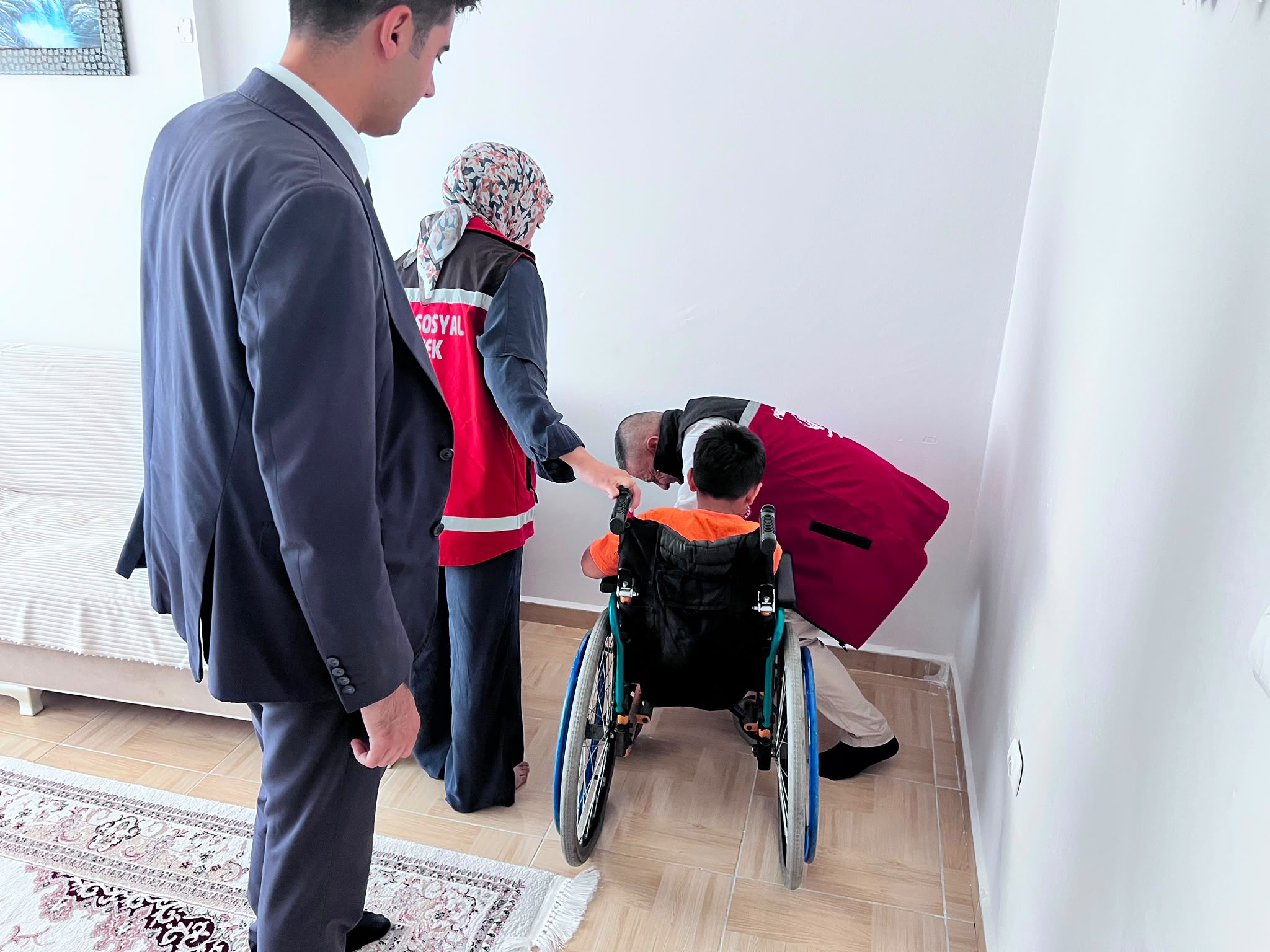 Tüm Engelliler Derneğinden Tekerlekli Sandalye Bağışı