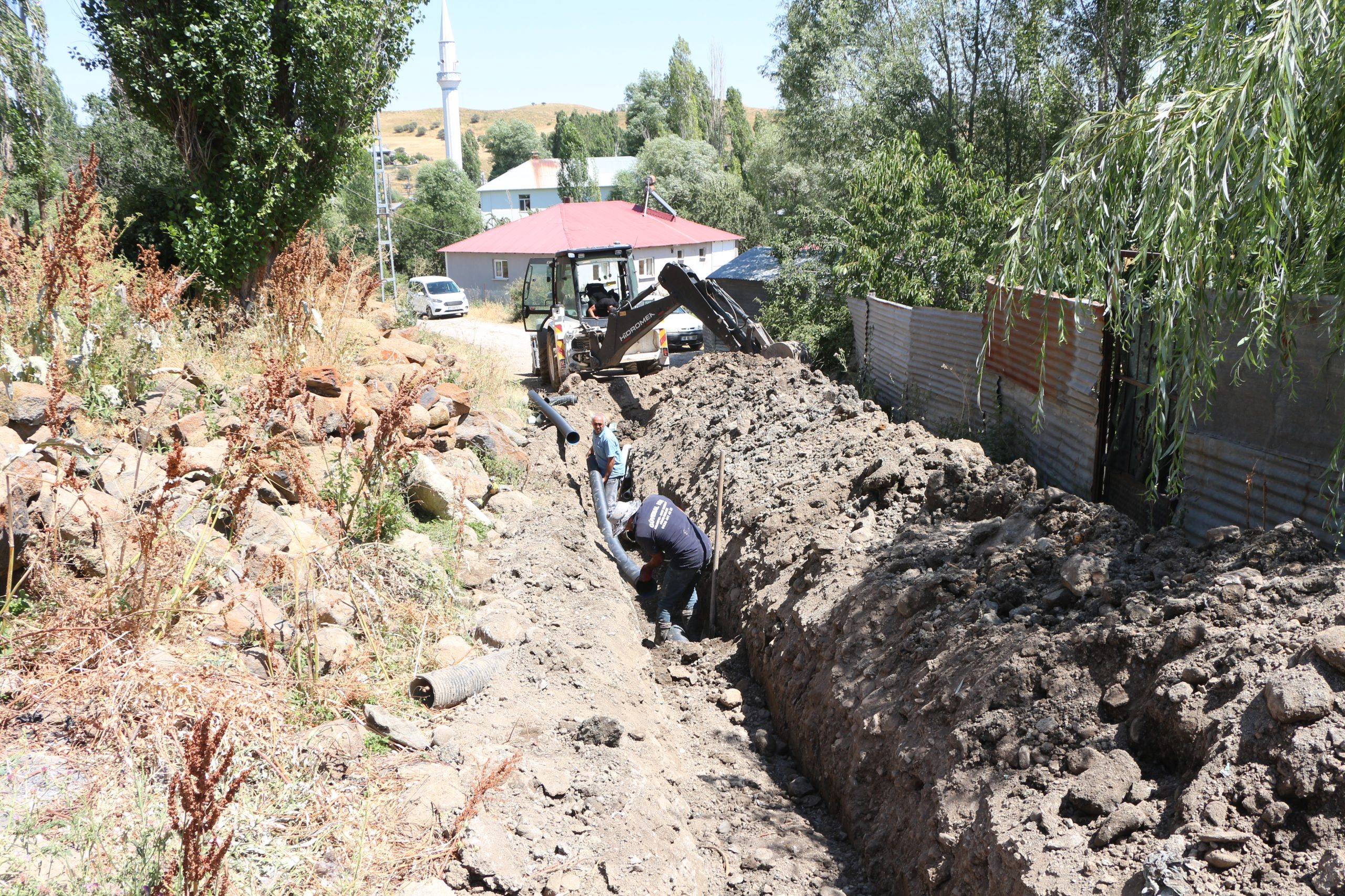 Karlıova’da  Altyapı Çalışmalarına Ağırlık Verildi