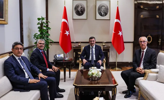 Bingöl Valisi Cahit Çelik, Cumhurbaşkanı Yardımcısı ve Ulaştırma ve Altyapı Bakanı İle Görüştü