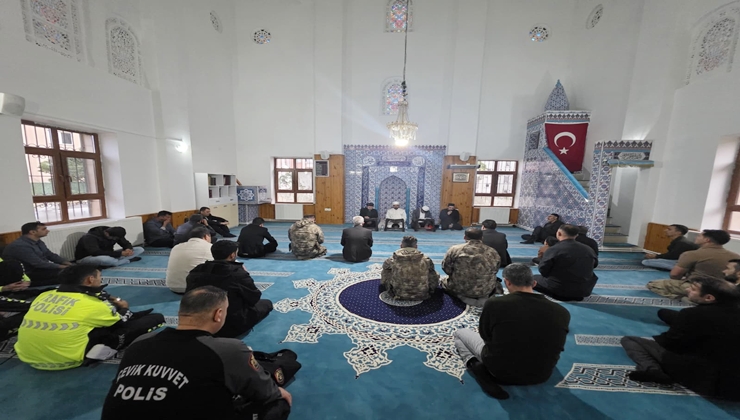 Karlıova’da Şehit Vedat Kılıçarslan ve Fatih Dik İçin Mevlid Programı Düzenlendi